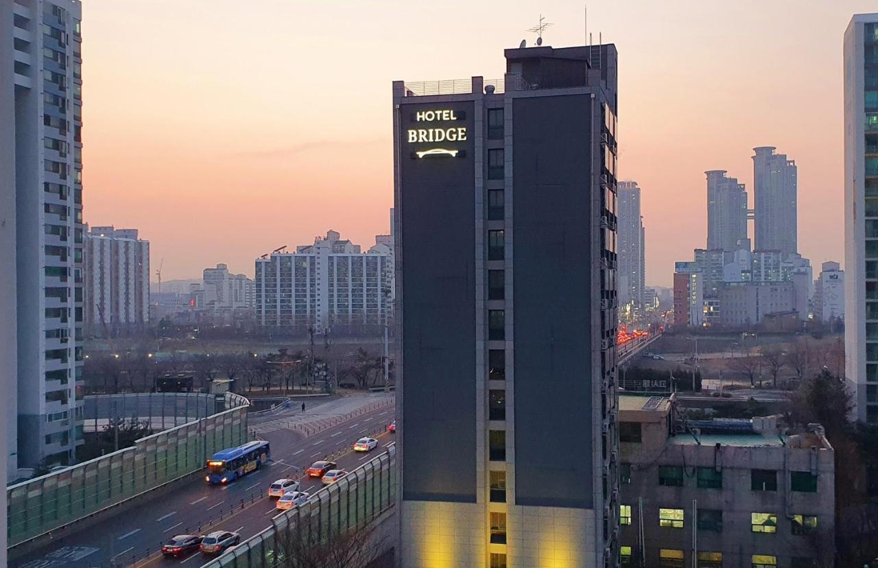 Hotel Bridge Сеул Экстерьер фото